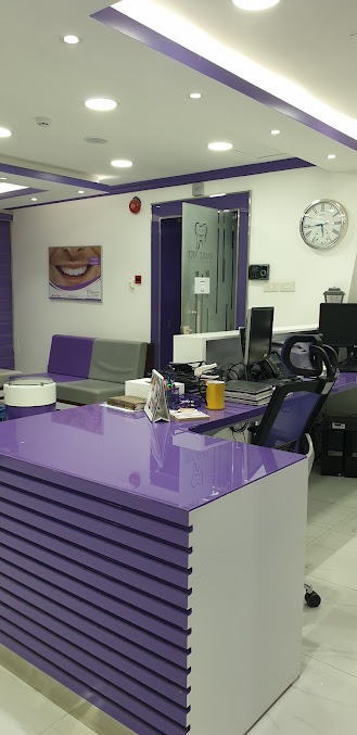 Smile Art Dental Center reception desk